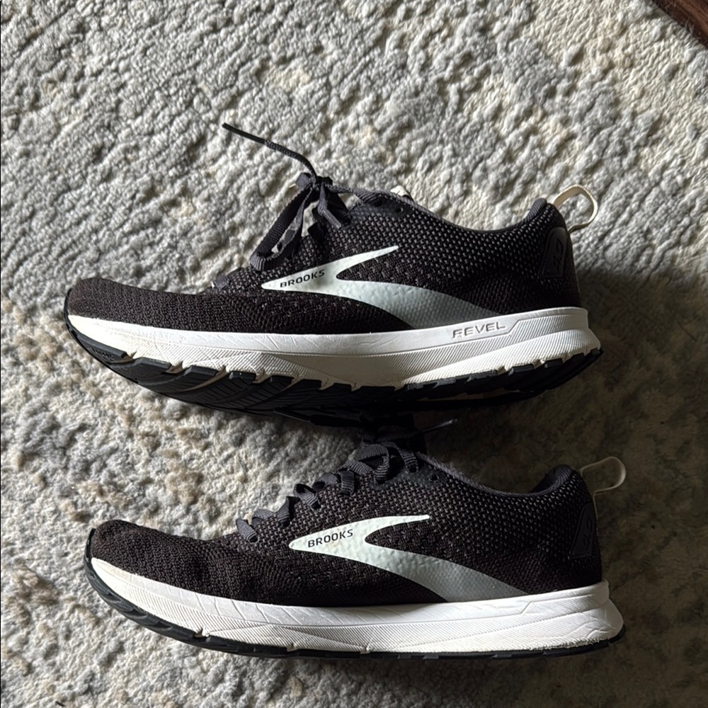 Women’s Brooks Revel 4 Running Shoes